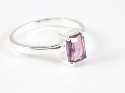 Fijne hoogglans zilveren ring met amethist - maat 16