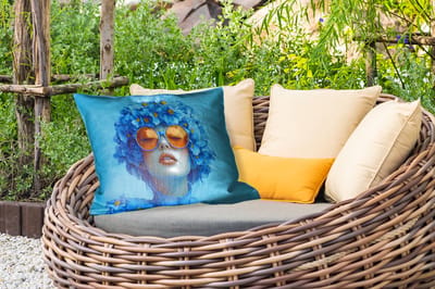Buitenkussens - Tuin - Vrouw - Bloem - Blauw - Modern - Bril - Portret - 50x30 cm