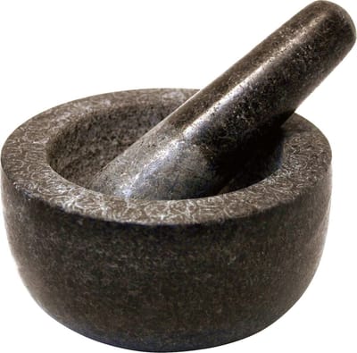 Famanu – Massieve granieten steenvijzel met stamper, praktische set voor het malen van kruiden en specerijen, diameter 13 cm en hoogte 7