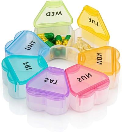 Elegant en functioneel pillendoosje van hoge kwaliteit, transparant en draagbaar met grote vakken voor tabletten (12 x 2,4 cm) - ideaal als geschenk voor medicatie en vitamines