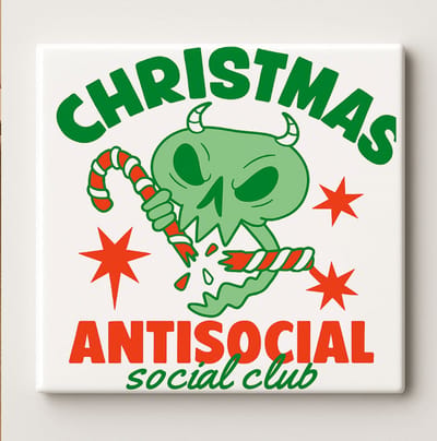 Christmas Antisocial Social Club Keramische Tegel – 15x15 cm Grappig Kerst Schedel Ontwerp – Uniek Kerstcadeau & Alternatieve Feestdecoratie