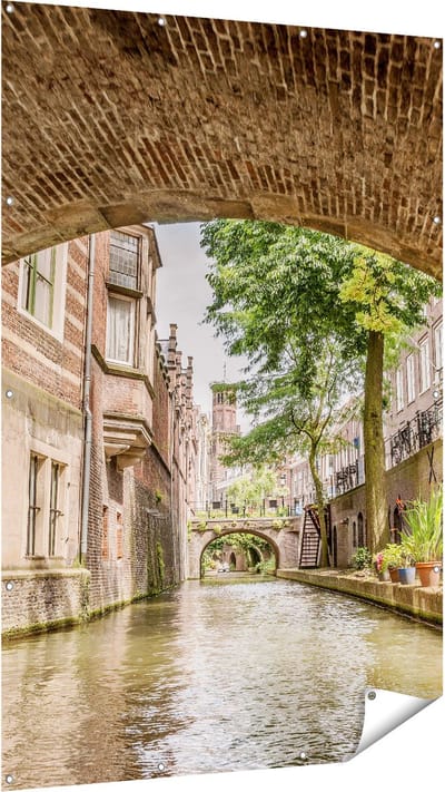 Gards Tuinposter Gracht in Utrecht onder de Brug - 120x180 cm - Tuindoek - Tuindecoratie - Wanddecoratie buiten - Tuinschilderij