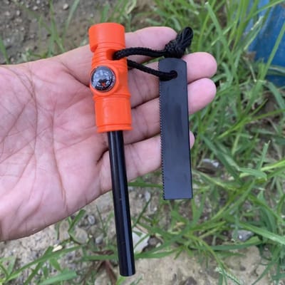 WiseGoods Premium Vuurstarter Magnesium Stick & Kompas Survival - Outdoor Fire Starter - Kamperen - Survivallen - Camping - Oranje