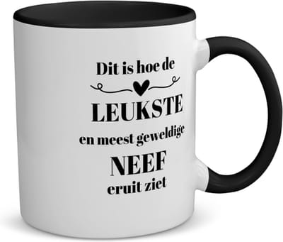Akyol - dit is hoe de leukste en meest geweldige neef eruit ziet koffiemok - theemok - zwart - Neef - meest leukste neef - verjaardag - cadeautje voor neef - neef artikelen - kado - geschenk - 350 ML inhoud