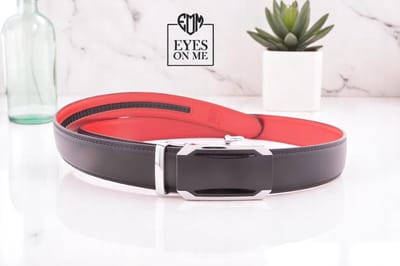 Zwart + rood lederen riem zonder gaatjes met automatische gesp voor heren ( model A015 )
