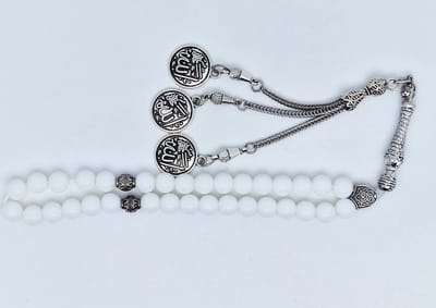 Handgemaakte tesbih klassiek - "Tasbih" natuursteen " Witte agaat" - Aantal kralen 33 - Diameter kralen 8 MM - met metaal tassel "Allah jala jalaluh" - Een mooi cadeau-idee