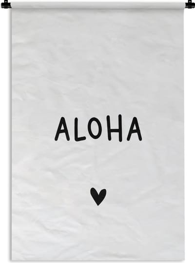 Wandkleed - Wanddoek - Engelse quote "Aloha" met een hartje op een witte achtergrond - 90x135 cm - Wandtapijt