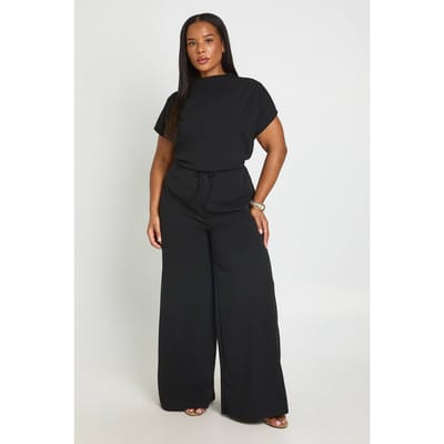 boohoo Dames Plus Crepe Jumpsuit Met Aangeknipte Hals, Trekkoord In De Taille En Wijde Pijpen | Zwart | Maat: 44
