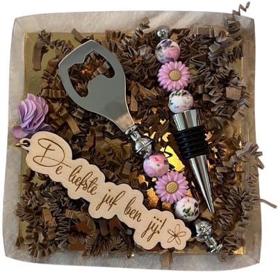 Set wijnstop, opener en sleutelhanger JUF | lila | cadeau | liefste juf | de liefste ben jij | einde schooljaar | topjuf | origineel cadeau