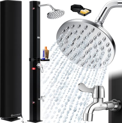 KESSER® Buitendouche zonneenergie - Tuindouche Solar 60 Liter Warm Water max. 60°C Camping Douche met Geïntegreerde metalen Douchebak inclusief Beschermhoes - Zwart
