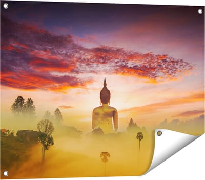 Gards Tuinposter Boeddha Beeld in de Mist - 80x60 cm - Tuindoek - Tuindecoratie - Wanddecoratie buiten - Tuinschilderij