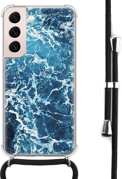 Hoesje met koord - Geschikt voor Samsung Galaxy S22 - Oceaan - Verstelbaar zwart koord - Crossbody - Natuur - Transparant, Blauw - Leuke Telefoonhoesjes