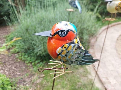Floz Design tuinsteker vogel van gerecyceld metaal - incl haak voor vetbol - handgemaakt, fairtrade en kwaliteit