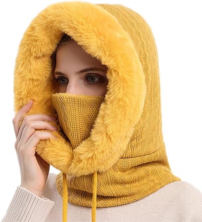 Dames Gebreide 3-in-1 Winter Balaclava Hoed Met Gezicht Bedekking Sjaal Oorwarmers en Pompon Fleece Voering in Geel als Sneeuw Cap voor Hoofd en Hals Bescherming in Koud Weer