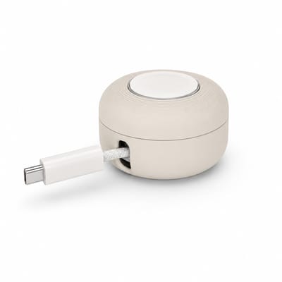 Skushy Apple Watch Reislader Houder Compact - Apple Watch Oplaadstandaard - Kabel Organizer - Magnetische Oplader Houder - Reis Dock - Oplaadkabel Opberger - Nachtkastje Dock - Smartwatch Charger Case - Latte