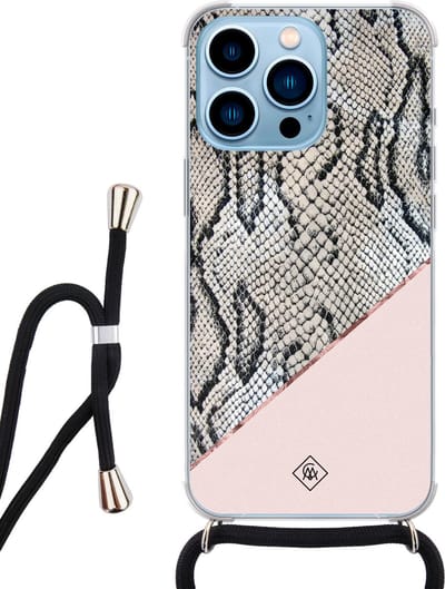 Casimoda® hoesje met koord - Geschikt voor iPhone 13 Pro Max - Snake Print Roze - Afneembaar koord - Siliconen/TPU - Roze