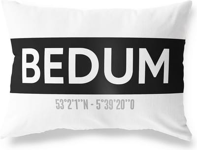 Tuinkussen BEDUM - GRONINGEN met coördinaten - Buitenkussen - Bootkussen - Weerbestendig - Jouw Plaats - Studio216 - Modern - Zwart-Wit - 50x30cm