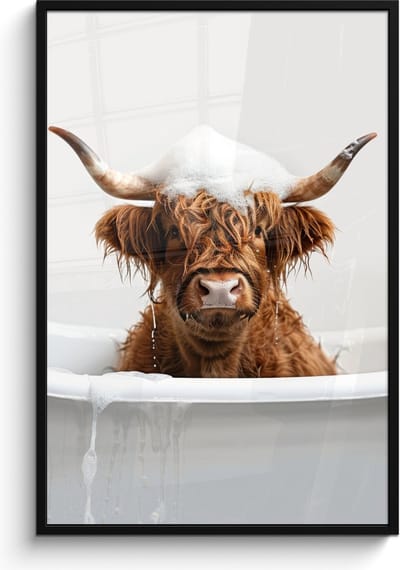 Poster in lijst - Fotolijst 80x120 cm - Posters - Schotse Hooglander - Bad - Koe - Dieren - Schuim - Posterlijst zwart - Wanddecoratie badkamer - Muurdecoratie WC - Decoratieve accessoires - Toilet muur decoratie