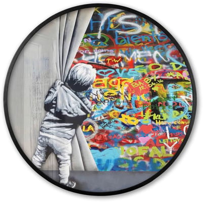 Poster in lijst Rond - Fotolijst 60x60 cm - Posters - Graffiti - Jongen - Ilussie - Street art - Ronde posterlijst zwart - Decoratie - Wanddecoratie woonkamer - Muurdecoratie slaapkamer