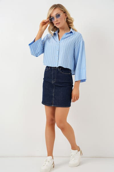 Overmaatse Gestreepte Cropped Shirt met Knopenclosure