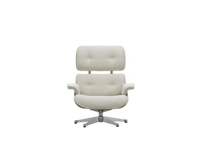 Vitra Lounge Chair & Ottoman - gepolijst - Nubia 02 crème/parelmoer - VitraKastanieNatur