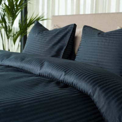 Kayori Elin Dekbedovertrek Katoensatijn - 200x200-220 cm +2 slopen - Tweepersoons - Denim