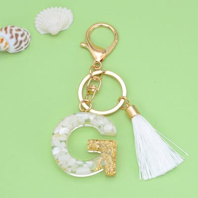 Letter Sleutelhanger A-Z – Luxe Initialen Sleutelhanger met Pompon & Kwastje – Tashanger voor Dames & Meisjes – Accessoire voor Sleutelbos, Handtas, Rugzak & Autosleutel – Persoonlijk Cadeau voor Vrouw, Moeder, Dochter & Vriendin