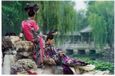 Kunstdruk Basil Pao - Garden of Fragrant Light 80x60cm
