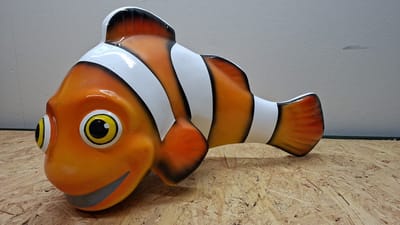 Nemo Vis beeld - Finding Nemo - Pixar - Clownfish - Clown vis - Decoratie - Woonaccessoires - Beeld - gelamineerd polyester - 28cm Hoog
