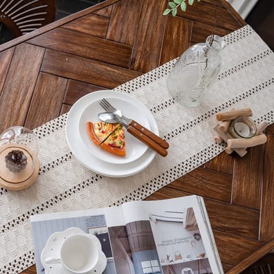 Dailygoods- Tafelloper Crèmekleurig Boho - Katoenen/Linnen - Gehaakte Kant - Kwasten - Vintage - Vuilafstotend - Tafelkleed
