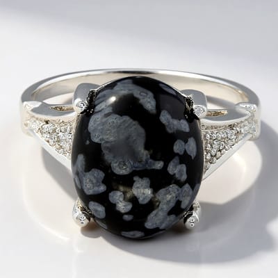 Cavill - Zilveren Ring - 925 Sterling Zilver - 4,18 ct Sneeuwvlokken Obsidiaan Ovaal Cabochon - Witte Topaas Pave Accent - Elegante Bredere Ringband