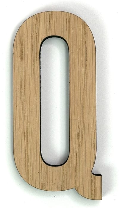 Houten letter Q - 20 cm hoog