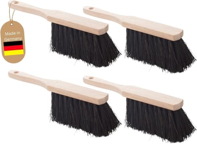 Set van 4 kleine handborstels met AREGA-haren, handborstel, autowisser, industriële handborstel, autosneeuwborstel, houten handborstel, grove handborstel, kampeerbezem, luifeltapijt, caravan buiten.