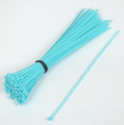 100 blauwe nylon 3,6x250 rilsan klemmen voor motoren, quads en scooters