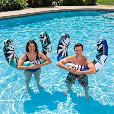 2 stuks opblaasbare, gebogen zwembadnoodles (30 x 24 inch) met Hawaïaans tropisch bladerenmotief – opblaasbaar zwembadspeelgoed voor volwassenen, ideaal voor zomervakantie, strand, waterspellen en op reis.