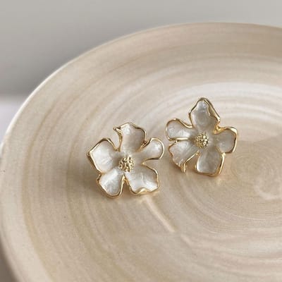 Witte Groene Bloem Stud Oorbellen Voor Vrouwen Meisjes Geometrische Olie Druppel Oorbel Accessoires Vakantie Feest Cadeau Mode Sieraden Cadeaus beige