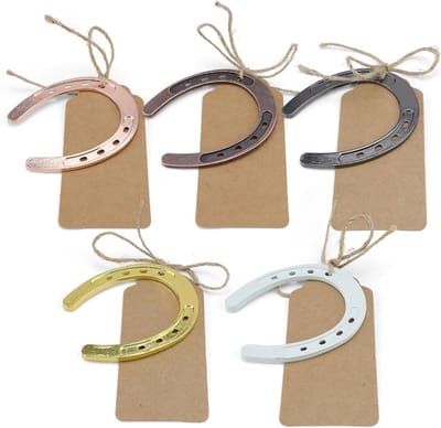 Vijf geluksbrengers in de vorm van hoefijzers, gegraveerde decoratie met jute koord, perfect voor bruiloften en verjaardagen