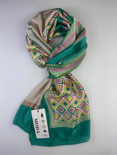 Zomer sjaal van glad materiaal 20% zijde 80% viscose