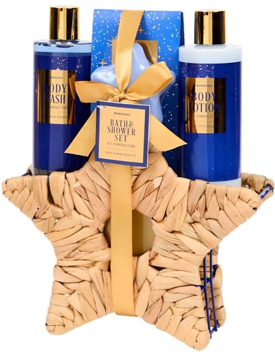 The Beauty Dept. Luxe Bad & Douche Cadeauset – 4-Delige Verzorgingsset voor Haar – Douchegel, Bodylotion, Badzout & Badbom – Verse Bloemengeur – Vegan – Kerstcadeau – Luxe Giftset met Ster Mand + decoratie & Strik Geschenkset | Kerst cadeau tip!