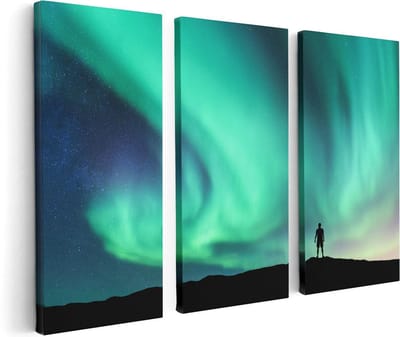 Artaza Canvas Schilderij Drieluik Man bij het Groene Noorderlicht - 120x80 - Foto Op Canvas - Canvas Print