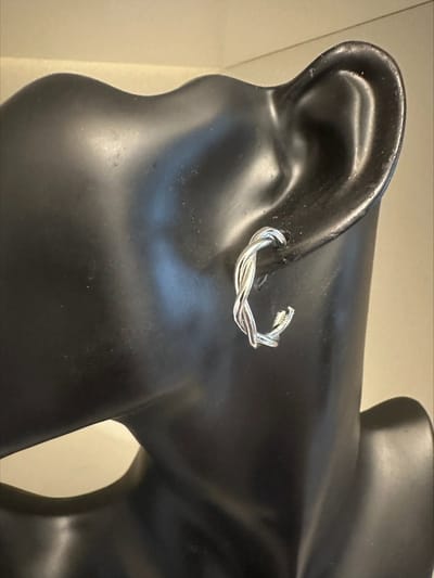 Oorsteker ringen gedraaid Diameter 2.5 cm | | Make up | Parfum | Moederdag | Verjaardagscadeau| Cadeautje| Valentijnsdag| Kado | sieraden | vaderdag | oorbellen | oorsieraden