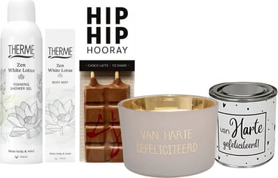 Therme Cadeauset Zen White Lotus Gefeliciteerd Kaars & Chocolade - Therme Body Mist 60 ml Zen White Lotus - Therme Shower Foaming 200 ml Zen White Lotus - My Flame Kaars Glazen Cup "Van harte Gefeliciteerd"
