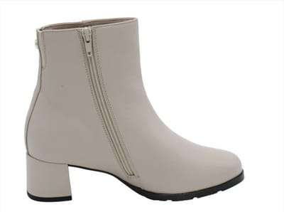 Hassia Milano - 0-304220-1400 - maat 4.5