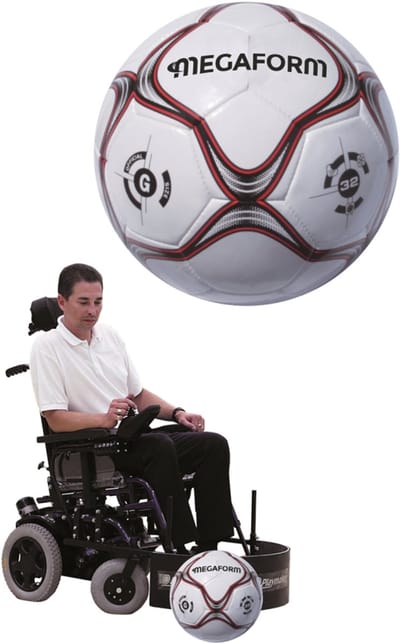 Megaform voetbal rolstoelvriendelijk multicolor voor kinderen.