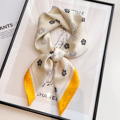 Dames Sjaal - Sjaals - Stola - Vierkante doek - Elegant Stijlvol Dames haar sjaal - Satijn zijde - Hals sjaaltje - Sjaaltje Satijn - Neksjaaltje - Omslagdoek Modesjaals - Neksjaal - Klein Sjaaltje -Lichte en donkere berg thee bloem - rijs wit-70*70CM