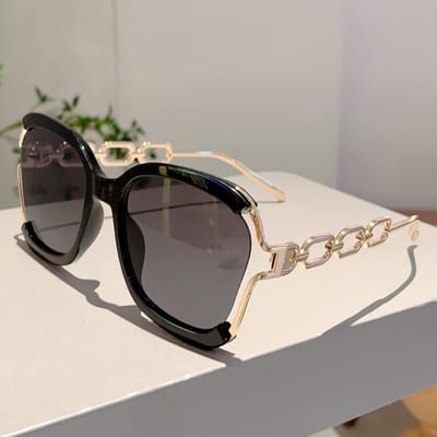 Chique Vierkante Modebril, Verlooplens, Afneembare Kunstparelketting - Trendy, Stijlvol voor Streetwear & Feestaccessoire zwart