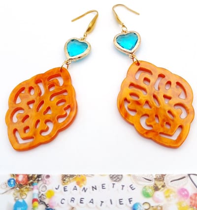 Jeannette-Creatief® - Holland - Oranje Blauwe Hartjes - Resin Oorbellen - Crystal Glass Oorbellen - Dames Oorbellen - Oorbellen Dames - Oranje - Oranje Oorbellen - Oorbellen met Hartjes - Valentijn - Koningsdag - WK