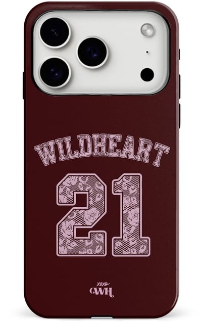 xoxo Wildhearts telefoonhoesje geschikt voor iPhone 17 Pro - She's a Wildheart - 21 - Trendy hoesje met opdruk - Beschermhoes shockproof case - Burgundy / Bordeaux rood