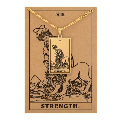 Tarot Ketting VIII: Kracht / Strength - Inclusief Rider-Waite Kaart - Goudkleurig Stainless Steel - 60cm - Pax Amare