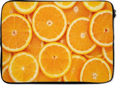 Laptophoes 13 inch - Sinaasappel - Fruit - Oranje - Laptop sleeve - Binnenmaat 32x22,5 cm - Zwarte achterkant